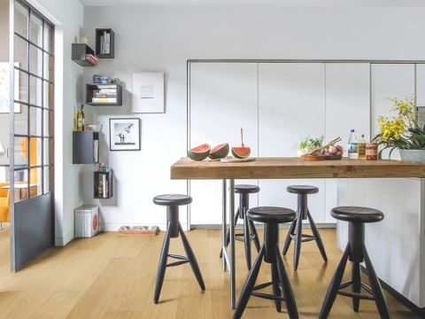 Impressive Natural Varnised Oak